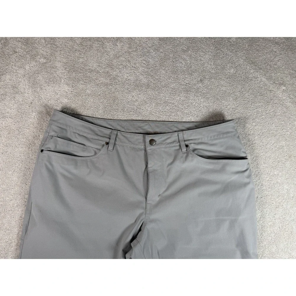 Lululemon Men's ABC Light Ice Gray Pants Classic 5 Pockets Size 40x32 Lm5adfs